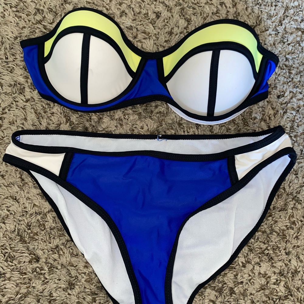 Two piece bikini set